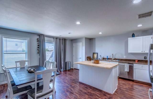 Modern  Move-In Ready 3BR/2BA on Vuelta Las Verdolagas photos photos