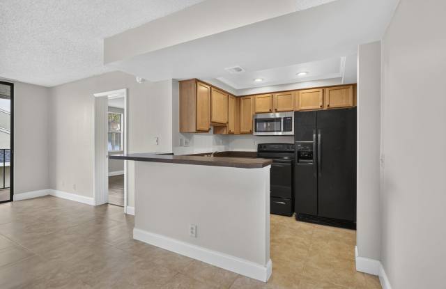 724 EXECUTIVE CENTER Drive Gallery 1