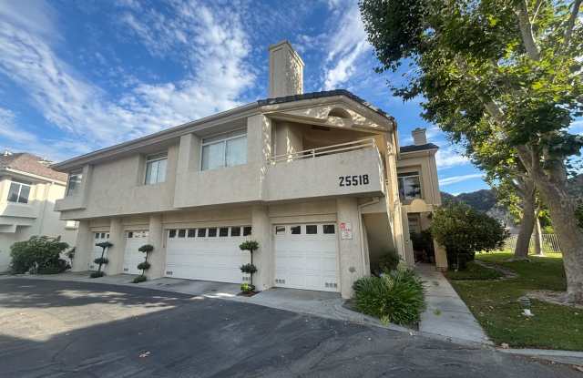 Beautiful 2-Bedroom Upper Corner Unit Townhome in Stevenson Ranch! Gallery 1