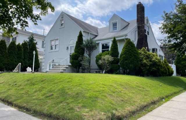 132 Morristown Rd - 132 Morristown Road, Linden, NJ 07036