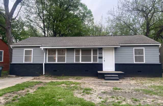 Newly Updated 4 Bedroom Home by Gibbs Shopping Center photos photos