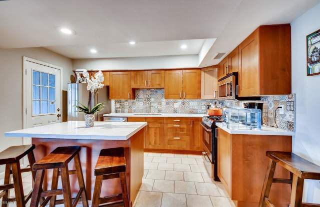 8443 E JACKRABBIT Road Gallery 4