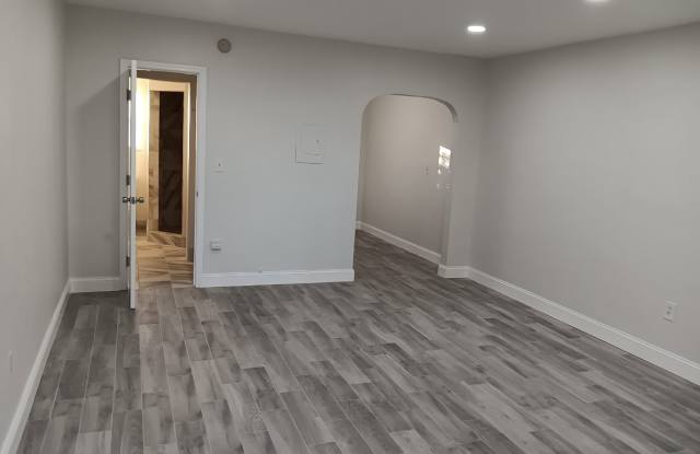 309 Ne 2nd St photos photos