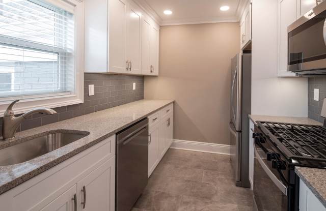 Leonia Manor: In-Unit Washer  Dryer, Heat, Hot  Cold Water Included, Cat  Dog Friendly, and Walk-In Closets - 415 Broad Avenue, Leonia, NJ 07605
