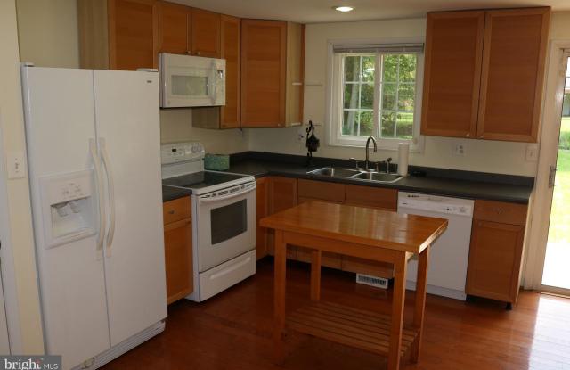 1107 BICKSLER DRIVE Gallery 4