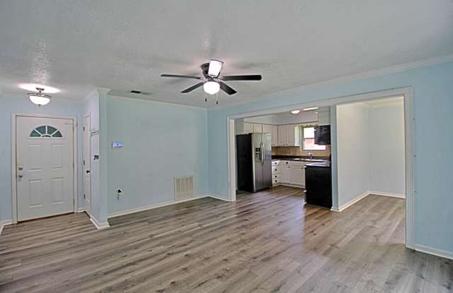 1062 Kelly Dr Gallery 3