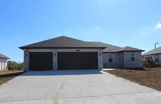 4 Bed 3 Bath 3 Car garage in photos photos