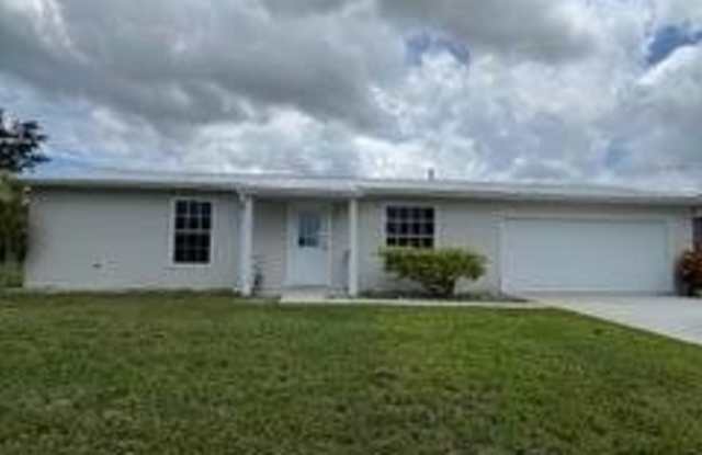 582 NW La Brea Avenue photos photos