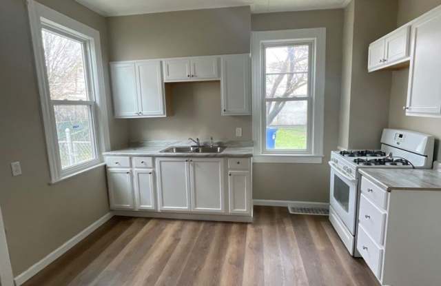 Spacious Beautiful 3 bed 1.5 bath Single Family!! photos photos