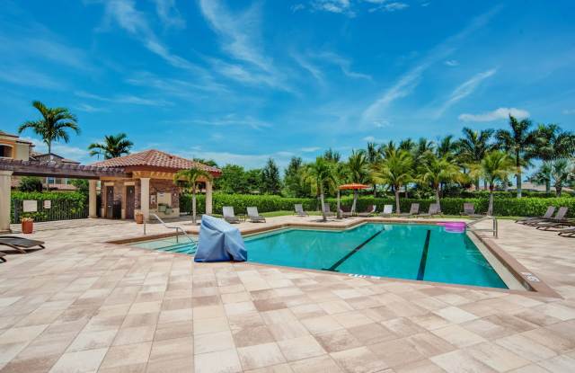 Available now as a turnkey furnished annual 2BR/2BA+Den Condo in Treviso Bay! Gallery 4