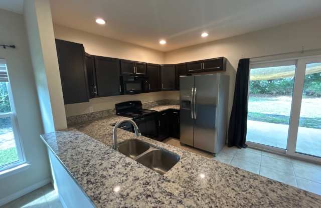 Beautiful 3/2 home in Deland Gallery 4