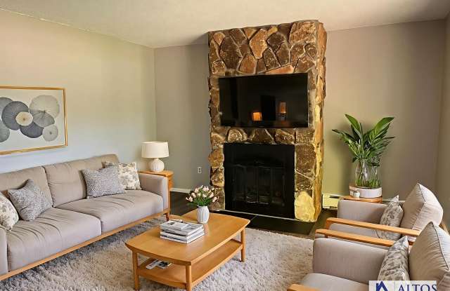 2 Bed/1 Bath Duplex in Lakewood near Crown Hill Lake photos photos
