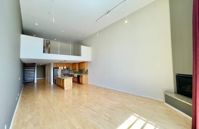 1,600 sqft 2-Level SOMA 1BD+2 Bonus Rooms+ 1.5BA Loft! 2 Car Pkg! Laundry! Balcony! -PROGRESSIVE Gallery 1