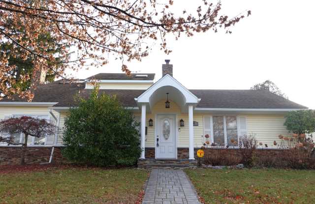 North Syosset Expanded Cape - 4 Greenway Drive, Syosset, NY 11791