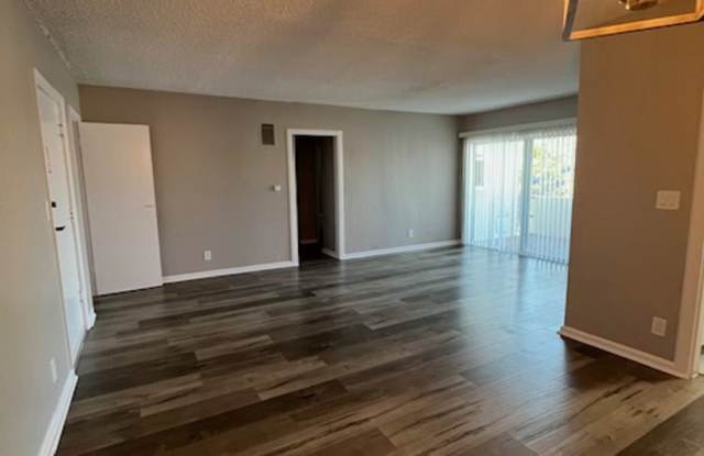 TARZANA 6210 photos photos