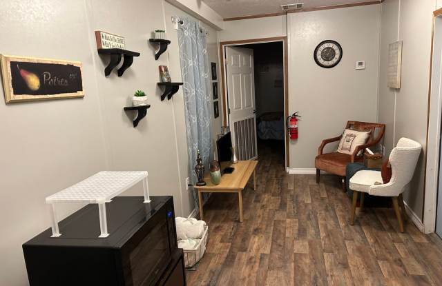 COZY MOBILE HOME AVAILABLE! 1 bed 1 bath in Stardust Mobile Home Park. photos photos