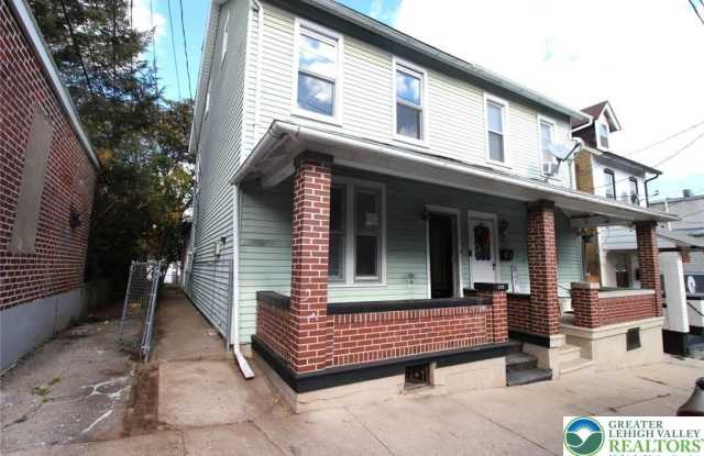 375 W Green Street W photos photos