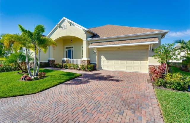7239 E Village Square photos photos