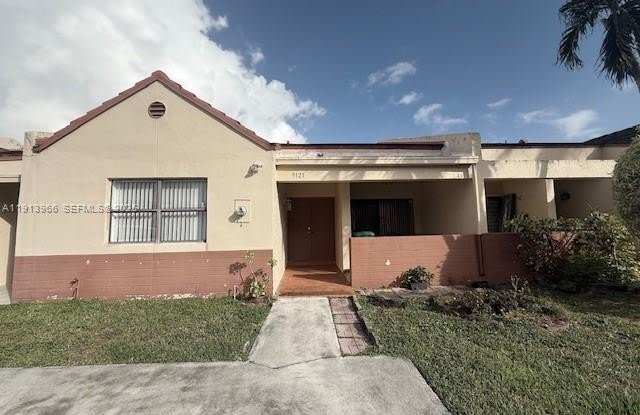 9121 SW 150th Ave - 9121 Southwest 150th Avenue, The Hammocks, FL 33196