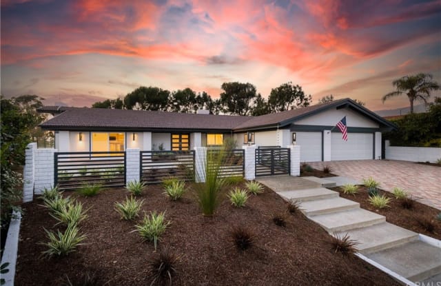 1009 Dolphin - 1009 Dolphin Ter, Newport Beach, CA 92625
