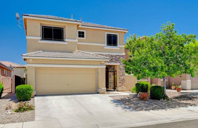 Stunning 3 bedroom in Centennial Hills with SOLAR! Gallery 4