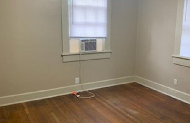 1500 East 10th Street Gallery 4