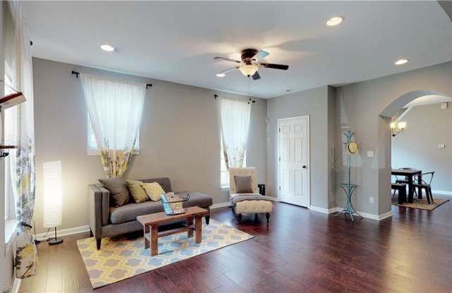 3852 North Park Avenue Gallery 3