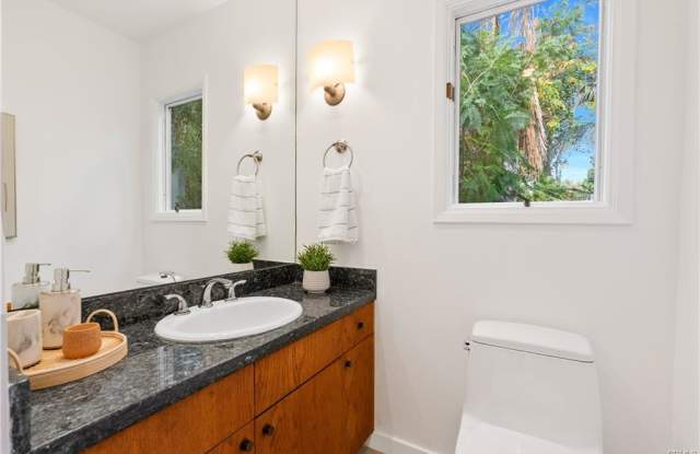 1156 South Carmelina Avenue photos photos