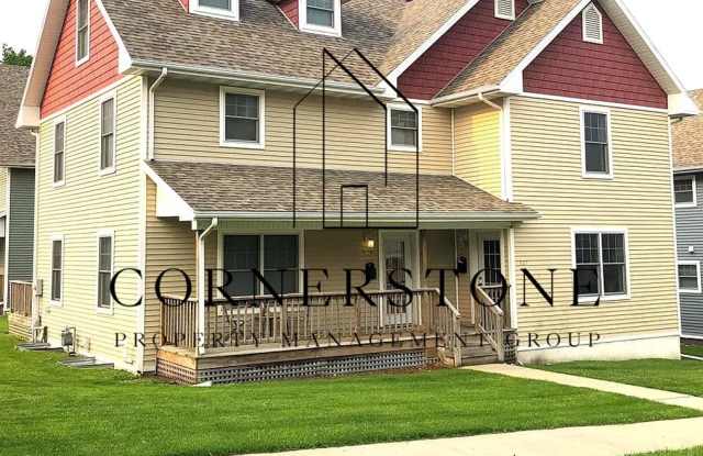 4 Bedroom 3 Bathroom Townhome - $1,325! Gallery 1