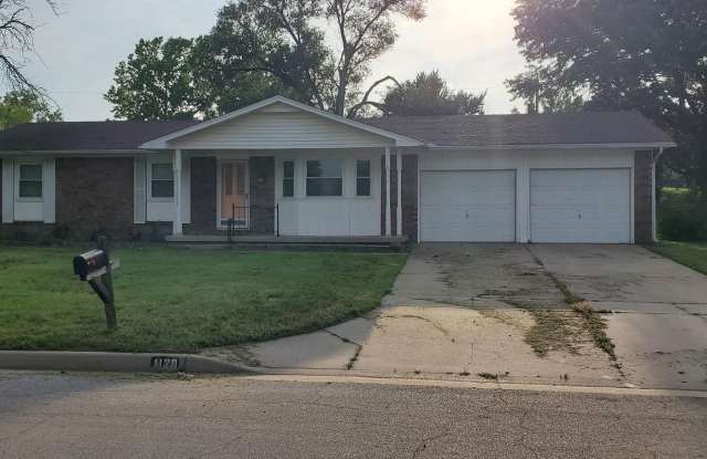 large free standing home Just S. of 13th and Ridge photos photos