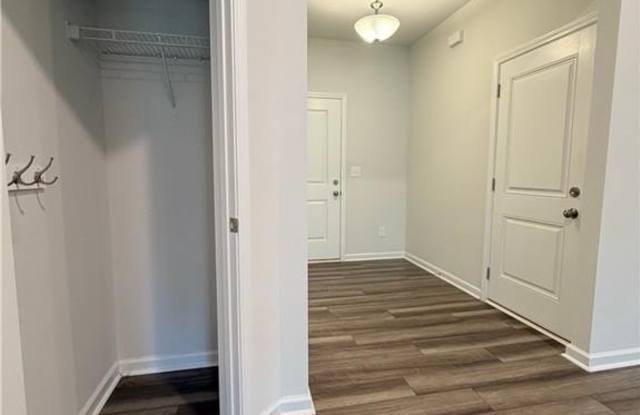 4020 Beckton Trail Gallery 4