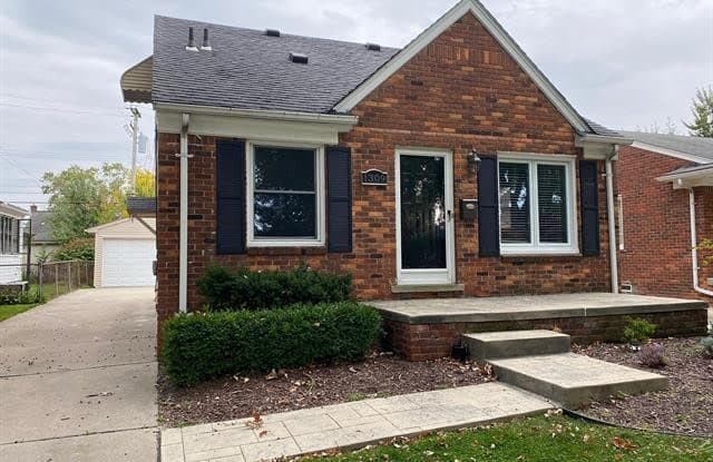 1309 ALINE Drive - 1309 Aline Drive, Grosse Pointe Woods, MI 48236