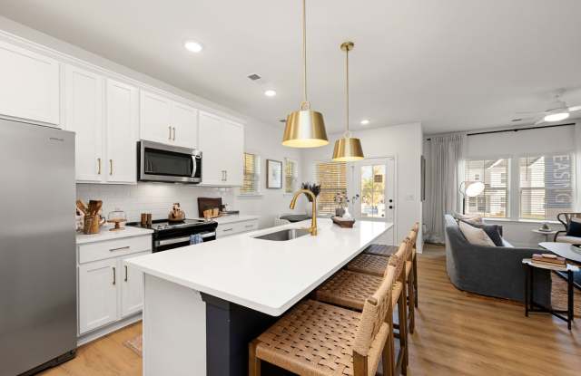 Marglyn Matthews photos photos