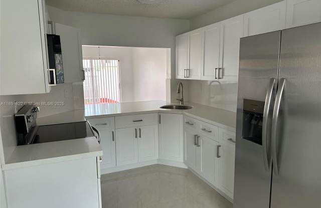 12422 NW 7th Ln photos photos