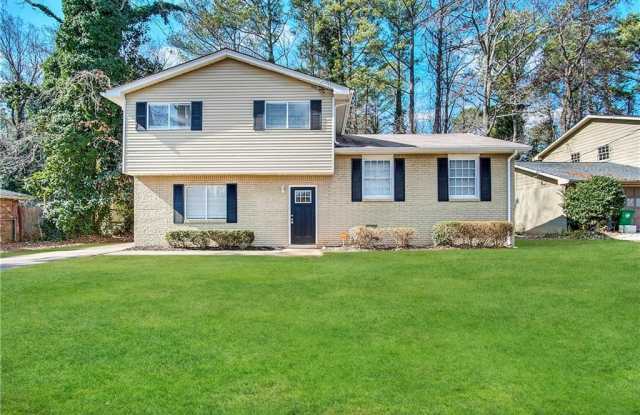 2211 Green Forrest Drive Gallery 2