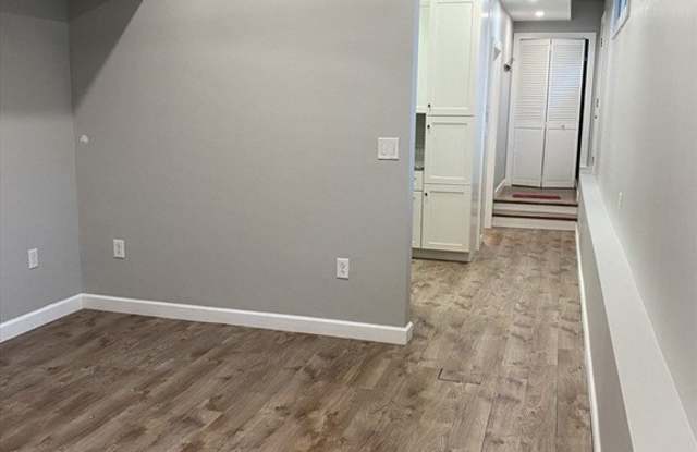 536 Columbian Gallery 4