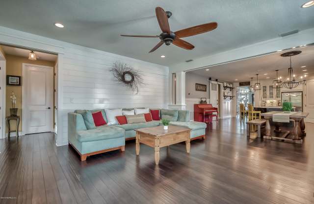 595 CAPTIVA DR - 595 Captiva Boulevard, Nocatee, FL 32081