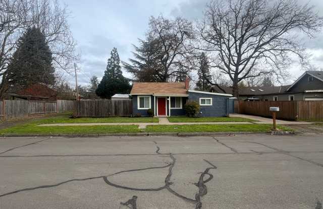 2- Bedroom 1-Bathroom Bungalow in Eugene photos photos 2- Bedroom 1-Bathroom Bungalow in Eugene photos photos