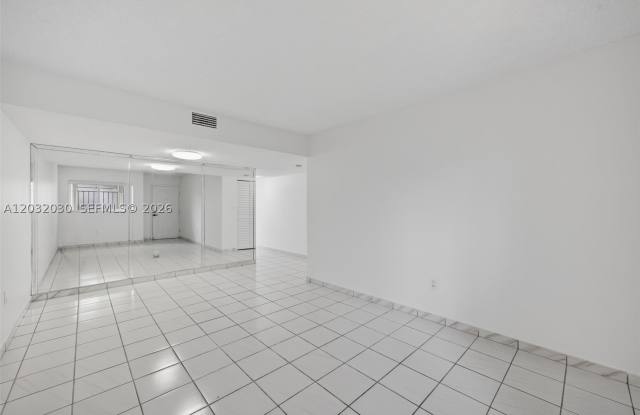 800 SW 104th Ct Gallery 2