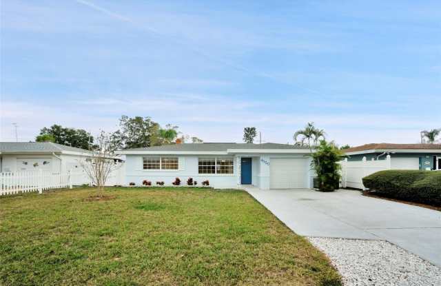 4550 16TH Avenue N Gallery 1
