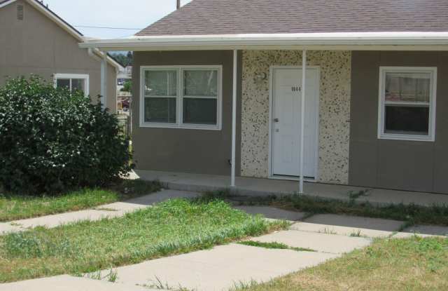 2 Bed 1 Bath in Triplex photos photos