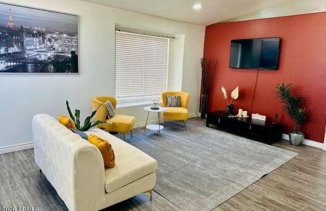 2745 E HARTFORD Avenue Gallery 2