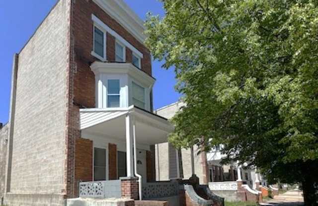 2402 Lakeview Avenue - 3 photos photos