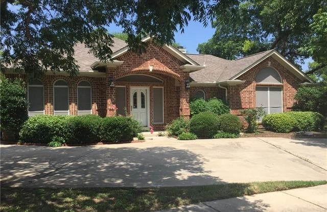 700 Mountain Terrace - 700 Mountain Terrace, Hurst, TX 76053