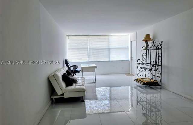 1200 NE Miami Gardens Dr Gallery 2