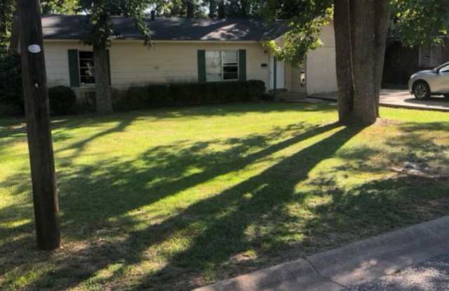1504 E Lantrip St photos photos