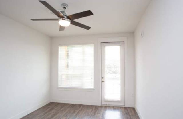 2842 Babcock Rd Gallery 2