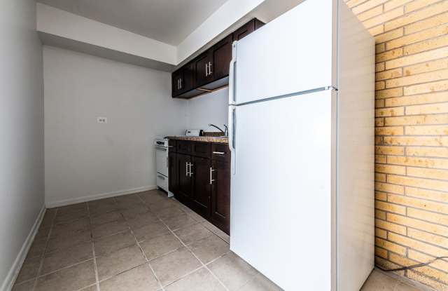 8515 S Green Gallery 4
