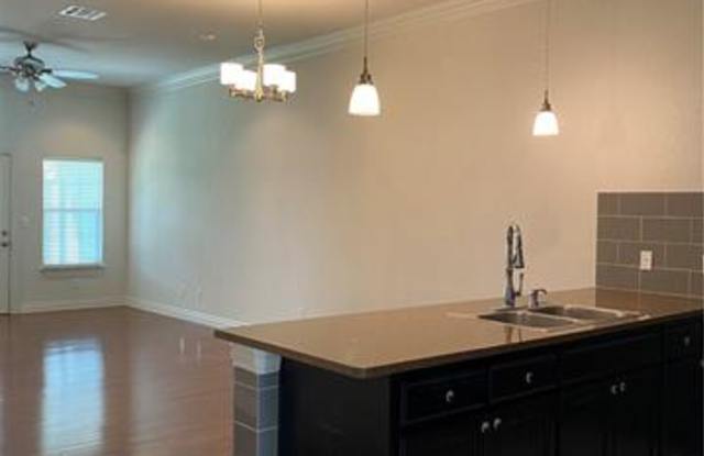 404 Mesa Drive. Gallery 4