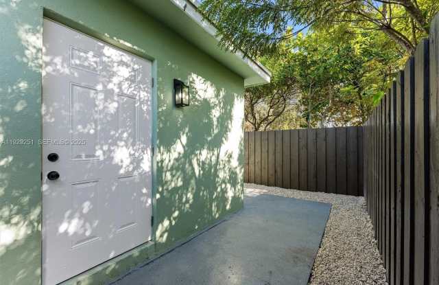 2610 NW 83rd Ave photos photos